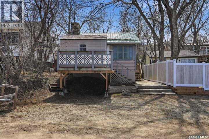 Property Photo:  228A Green Avenue  SK S0G 4C0 