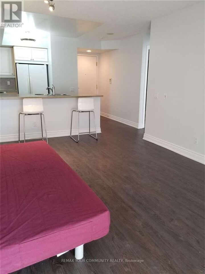 Property Photo:  5 Northtown Way 1814  ON M2N 7A1 