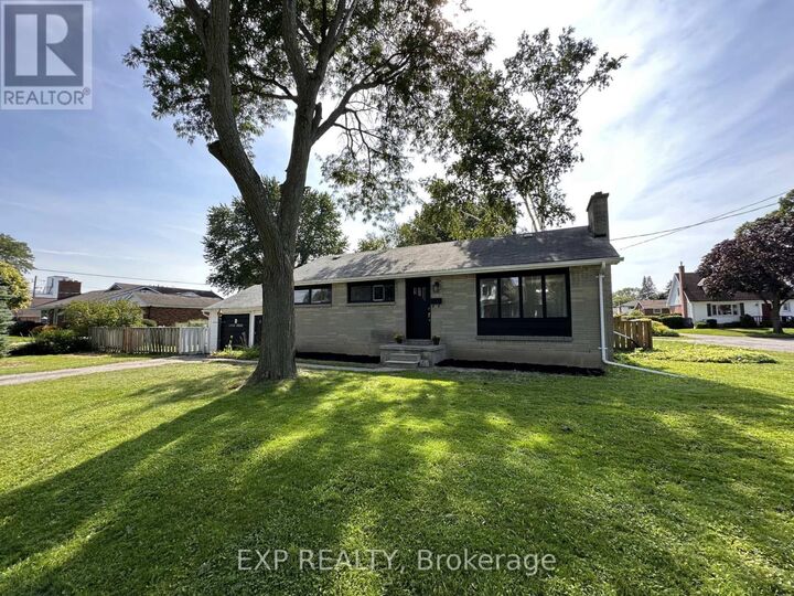 Property Photo:  6 Woodland Acres West  ON K8N 4K1 