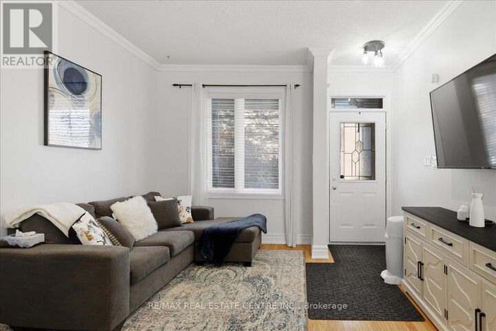Property Photo:  83 Limeridge Street  ON L4G 7X9 