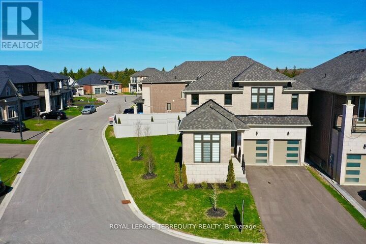 Property Photo:  7 Ballanview Court  ON L4A 4W9 