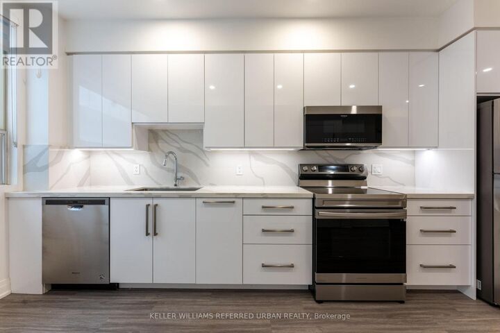 Property Photo:  475 Queen Street West 201  ON M5V 2A9 