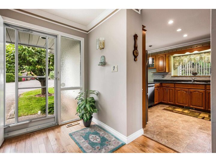 Property Photo:  2988 Horn Street 1  BC V2S 3C1 