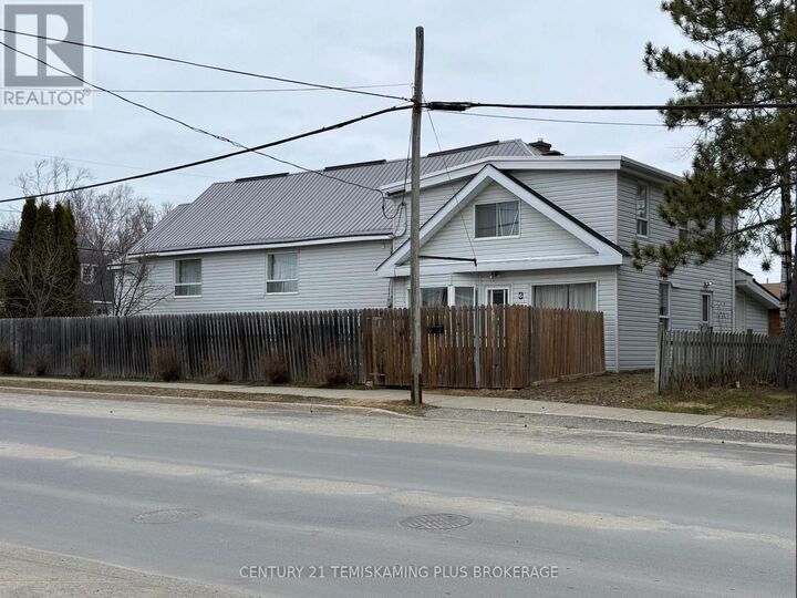 Property Photo:  81 First Street  ON P2N 1N4 