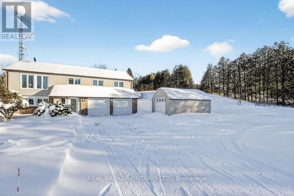 Property Photo:  16 Old Carriage Road  ON L9W 5A3 