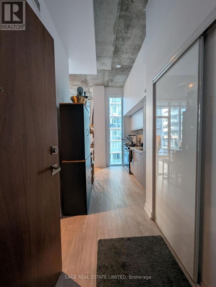 Property Photo:  15 Baseball Place 502  ON M4M 0E6 