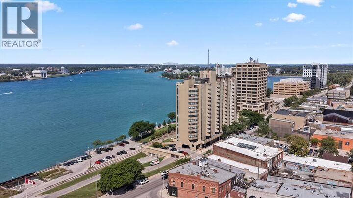 Property Photo:  155 Front Street North 910  ON N7T 7V5 