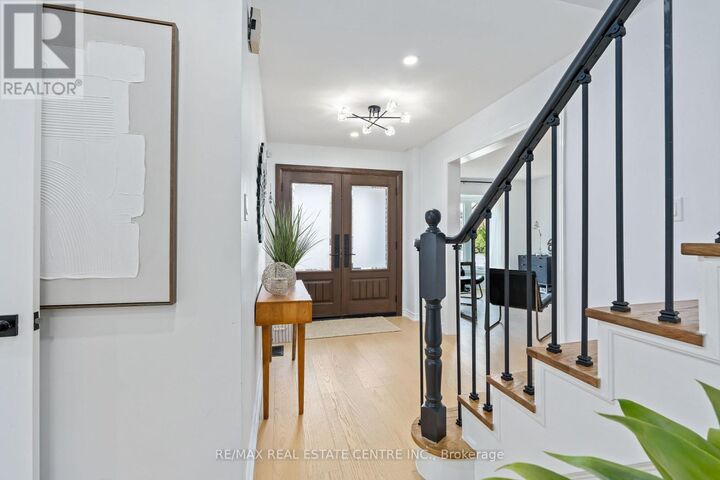 Property Photo:  20 Nixon Crescent  ON L7G 5K2 
