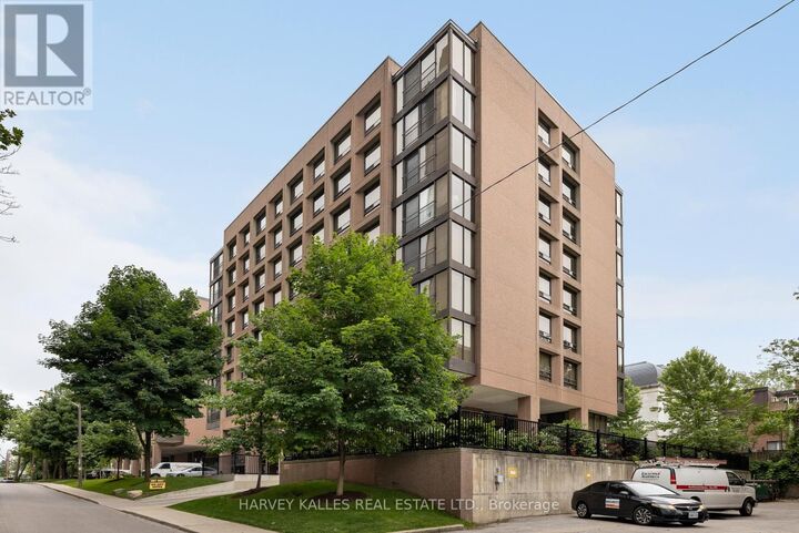 Property Photo:  447 Walmer Road 307  ON M5P 2X9 