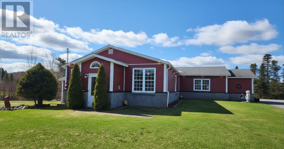 Property Photo:  2 Hillview Street  NL A0G 1S0 