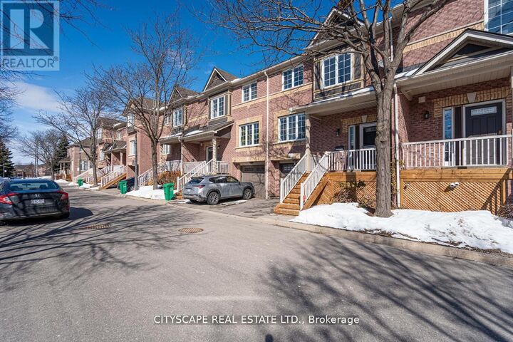 Property Photo:  5535 Glen Erin Drive 58  ON L5M 6H1 
