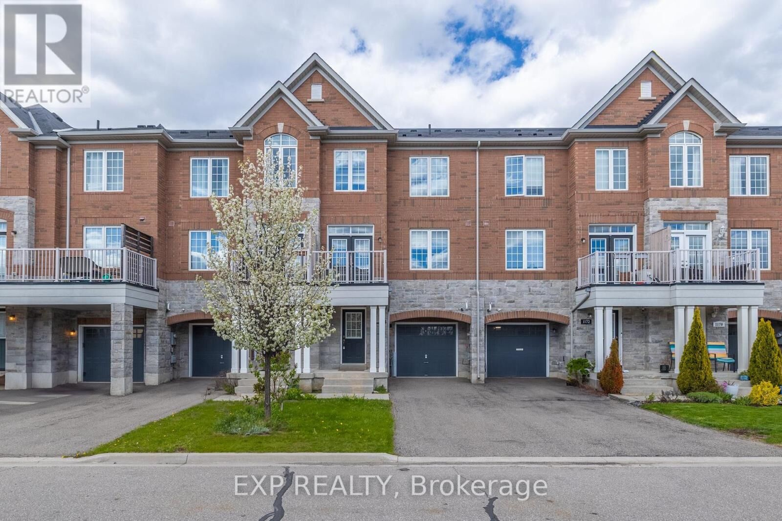Property Photo:  1174 Durno Court  ON L9T 9P6 