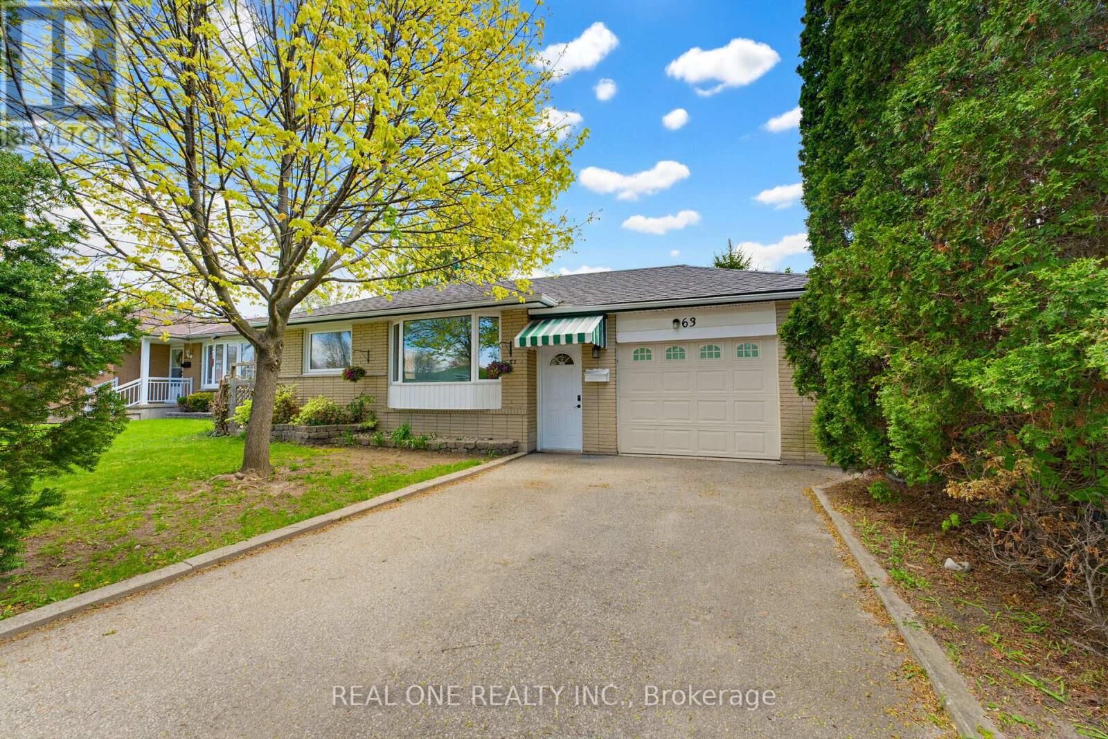 Property Photo:  63 Palm Crescent  ON N3R 5G1 