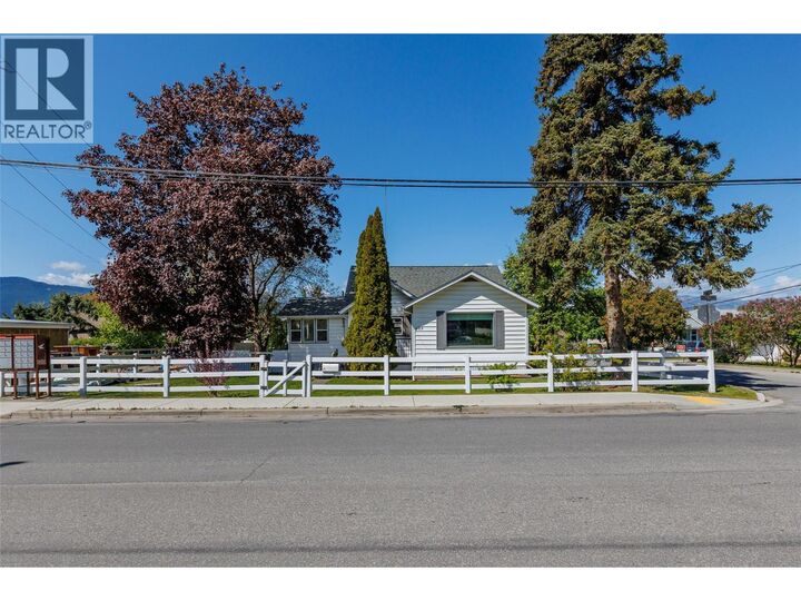 Property Photo:  603 20th Avenue South  BC V0B 1G5 
