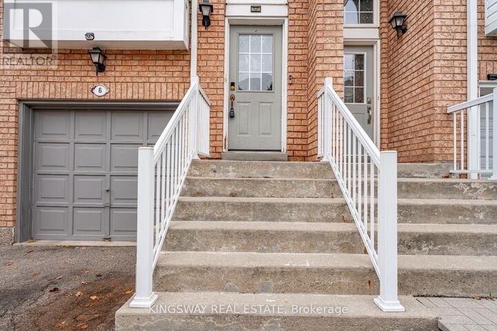 Property Photo:  280 Hillcrest Avenue 6  ON L5B 4L3 