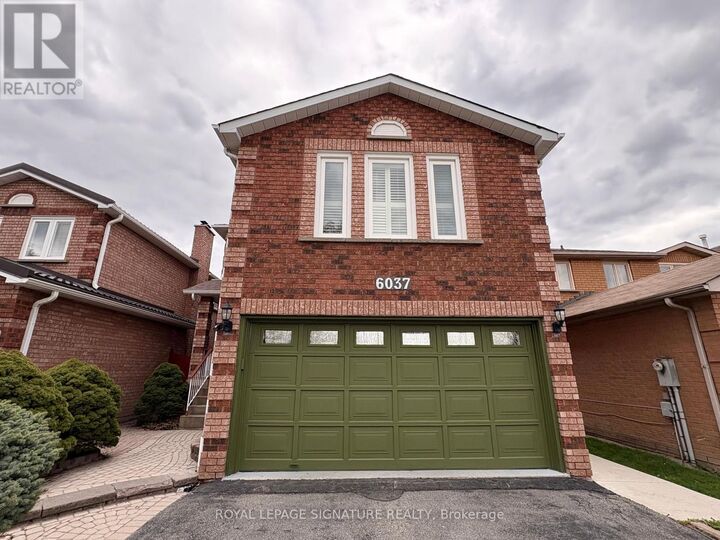 Property Photo:  6037 Duford Drive Main  ON L5V 1A8 