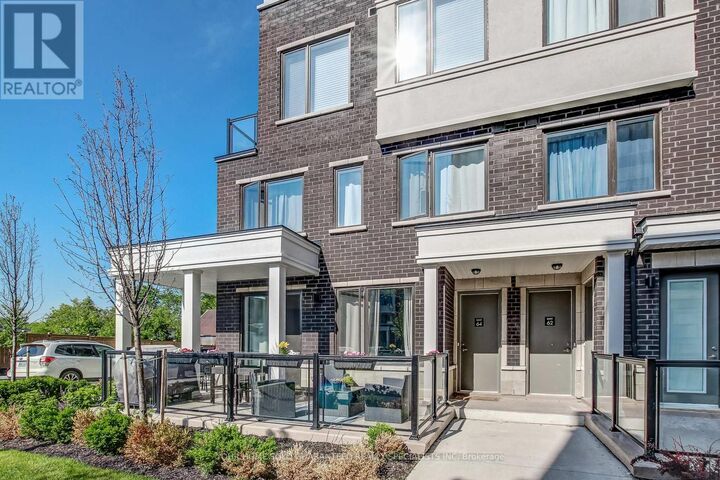 Property Photo:  300 Alex Gardner Circle 64  ON L4G 3G5 