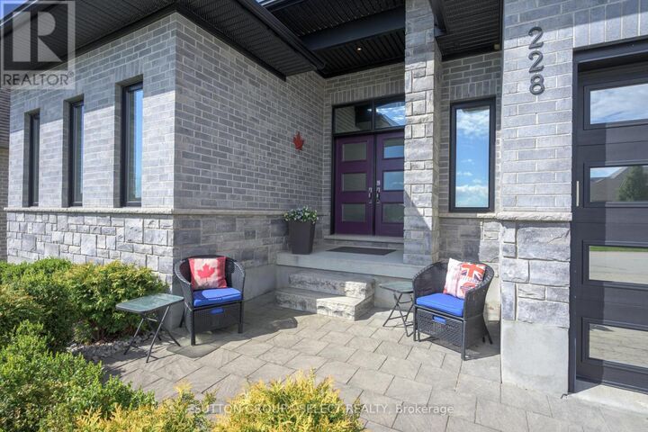 Property Photo:  228 Martin Drive  ON N0M 2A0 