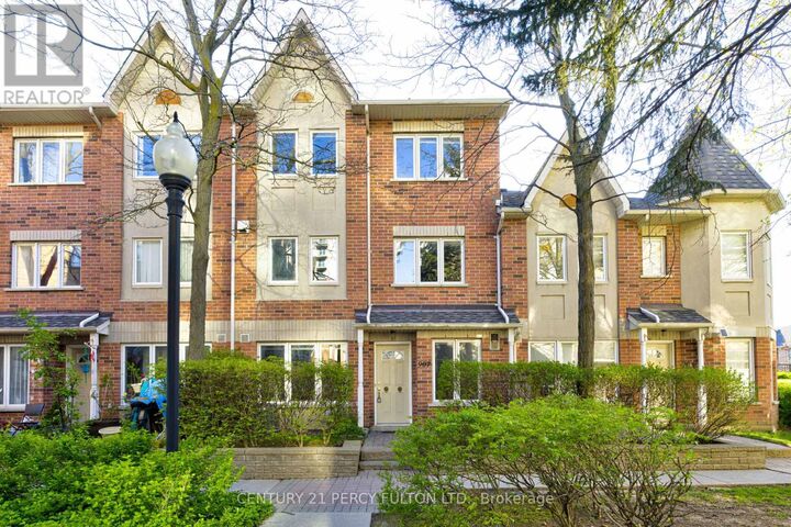 Property Photo:  28 Rosebank Drive 907  ON M1B 5Z1 