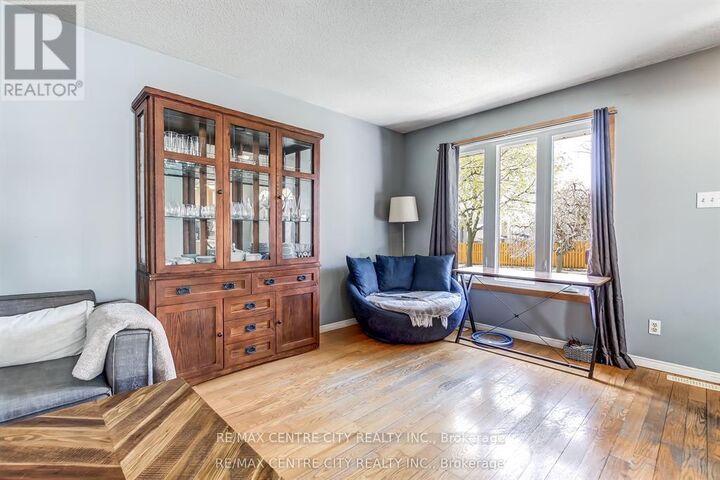 Property Photo:  228 Pochard Lane  ON N5W 5Z3 