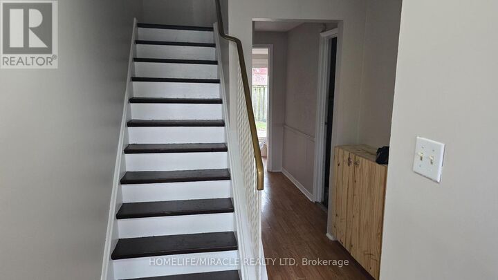 Property Photo:  221 Ormond Drive 42  ON L1G 6T7 