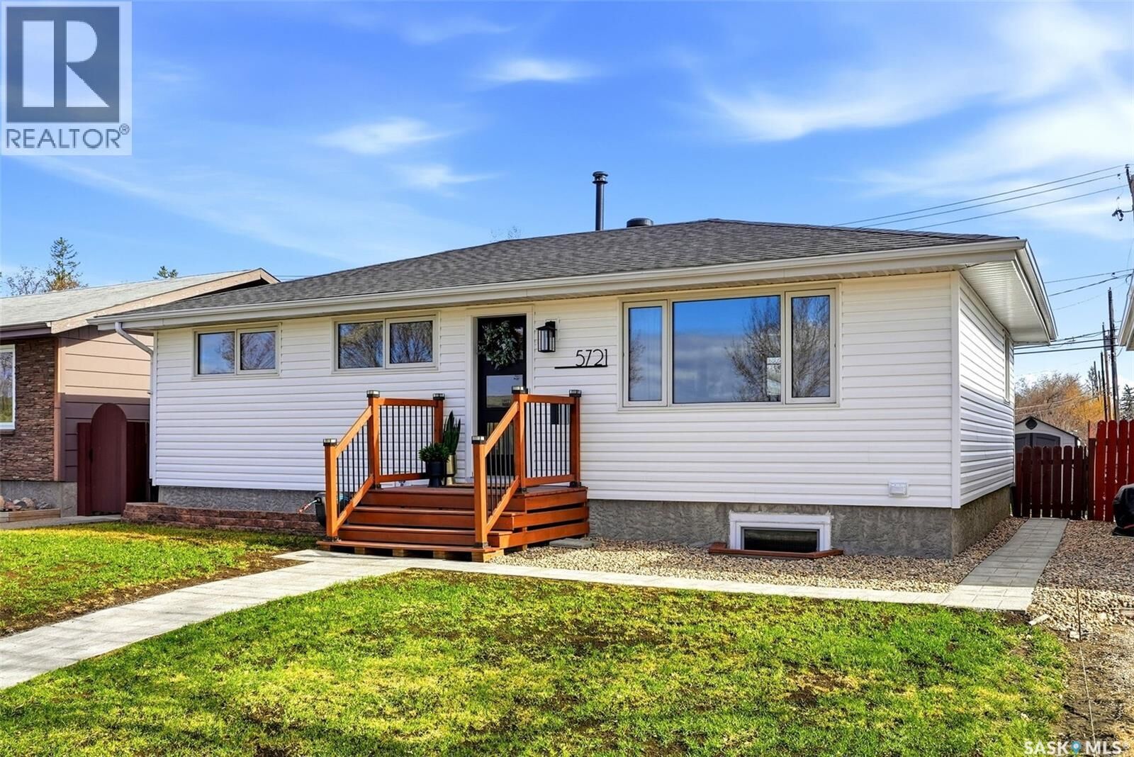 Property Photo:  5721 McKinley Avenue  SK S4T 7L3 