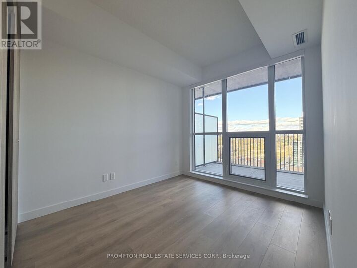 Property Photo:  75 Billes Heights 1208  ON M2K 0J8 