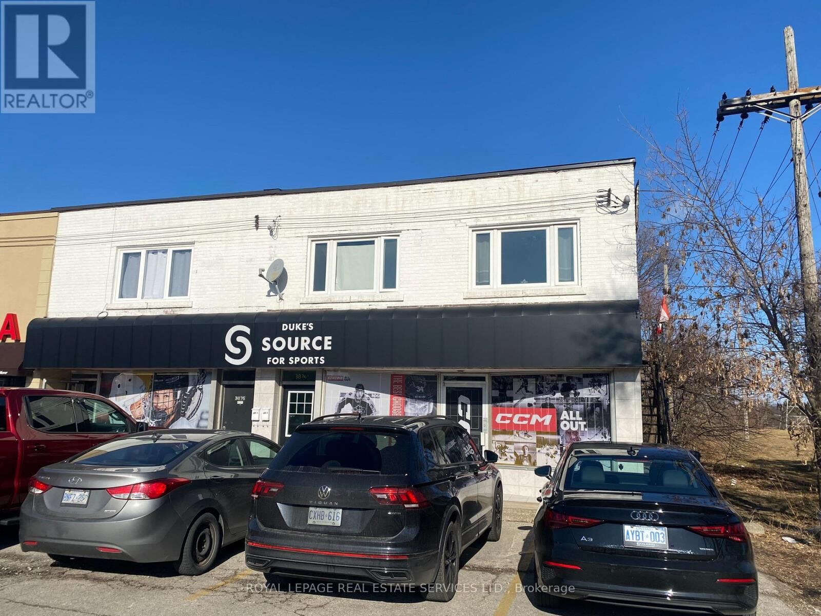 Property Photo:  3874A Bloor Street West 2  ON M9B 1L3 