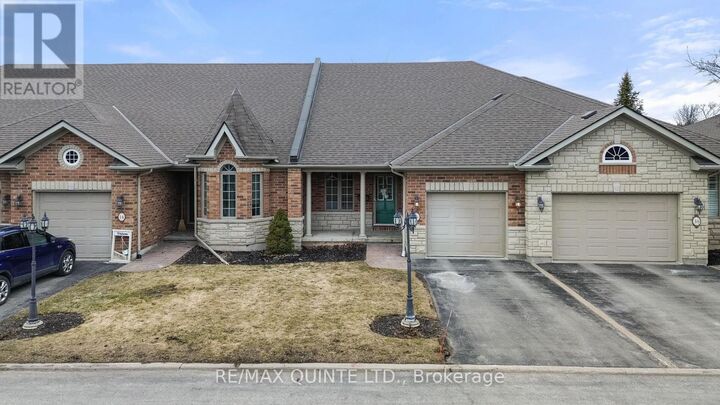 Property Photo:  25 Heartwood Drive 16  ON K8P 5M2 