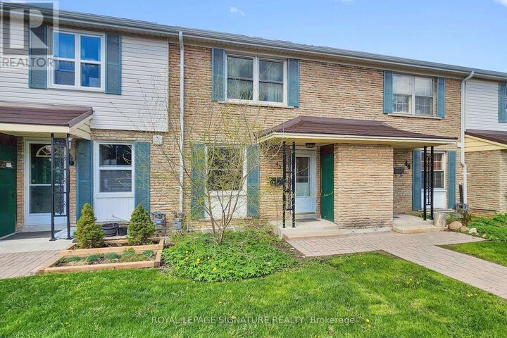 Property Photo:  551 Steeles Avenue West 43  ON M2M 3Y1 