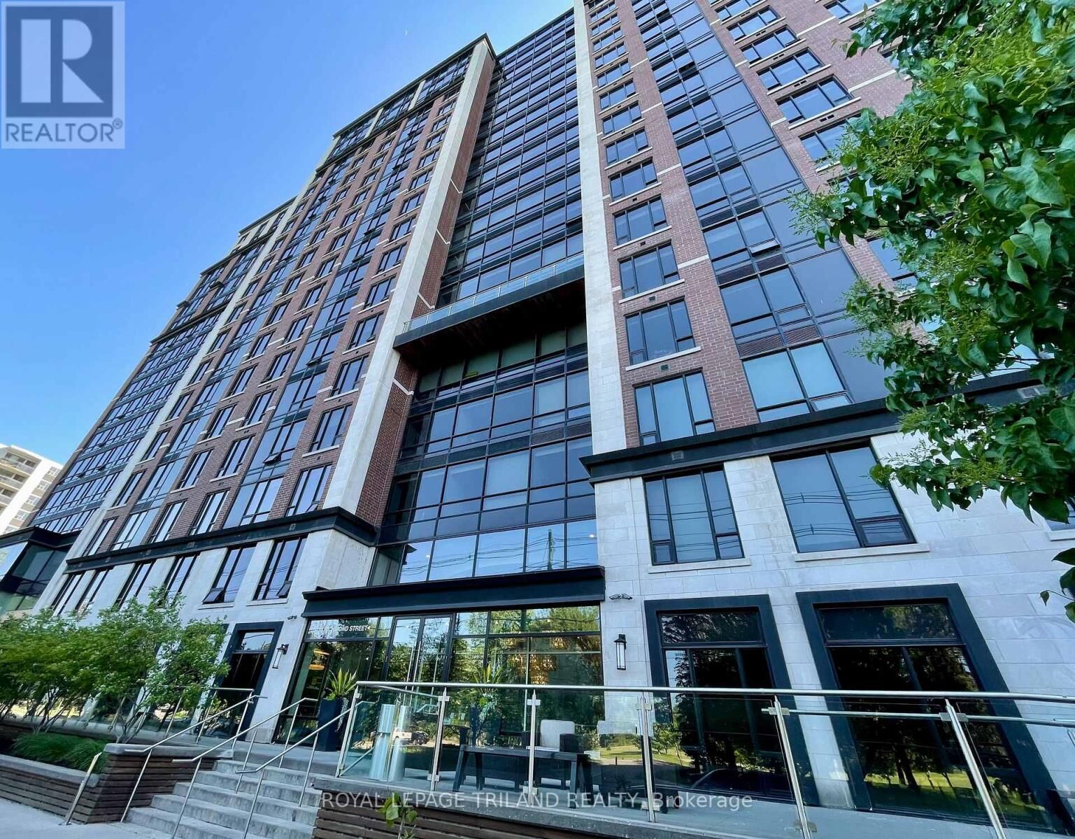 Property Photo:  1235 Richmond Street 1804  ON N6A 0C1 