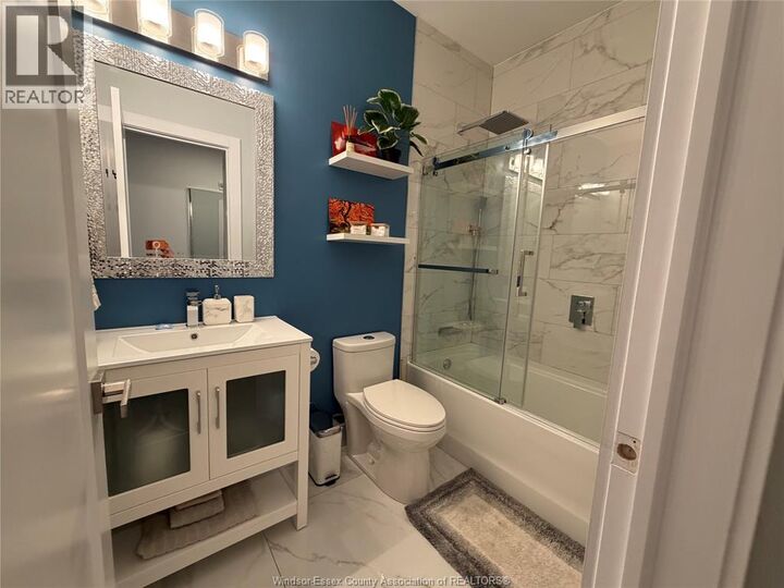 Property Photo:  477 Pelissier Street 3  ON N9A 4L2 