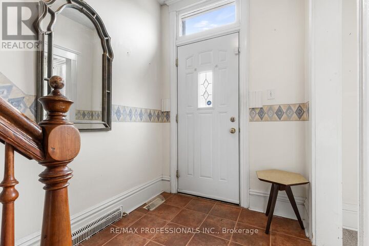 Property Photo:  51 Clyde Street  ON L8L 5R5 