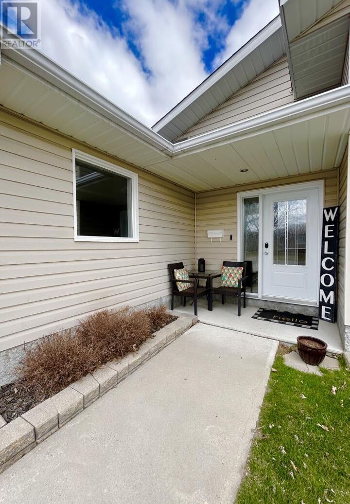 Property Photo:  912 Kaitlyn Drive  ON P9A 3X4 