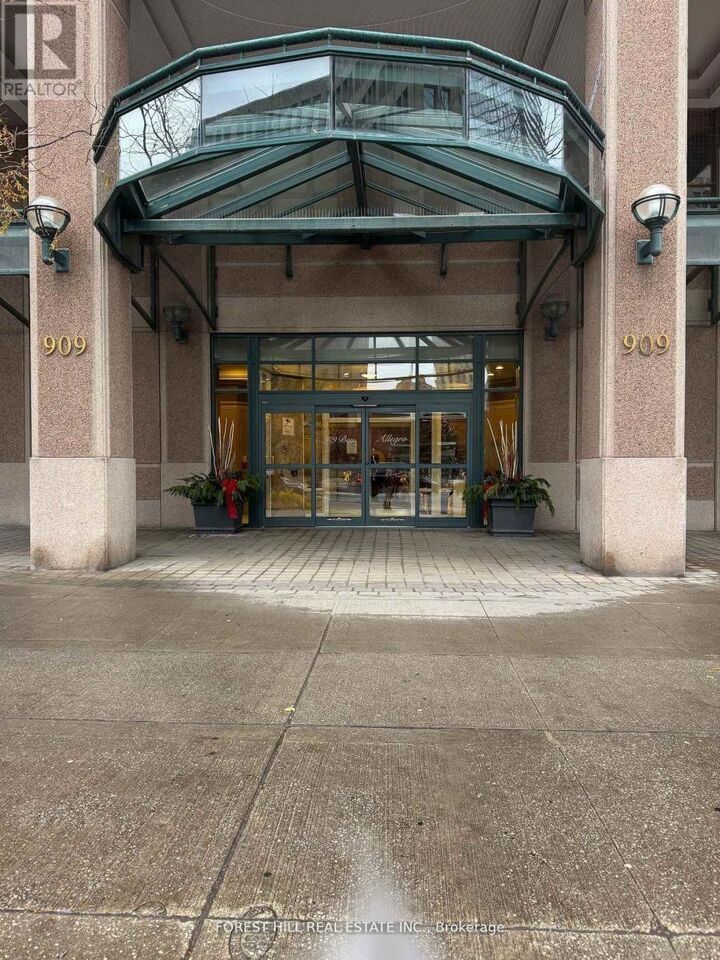 Property Photo:  909 Bay Street 203  ON M5S 3G2 