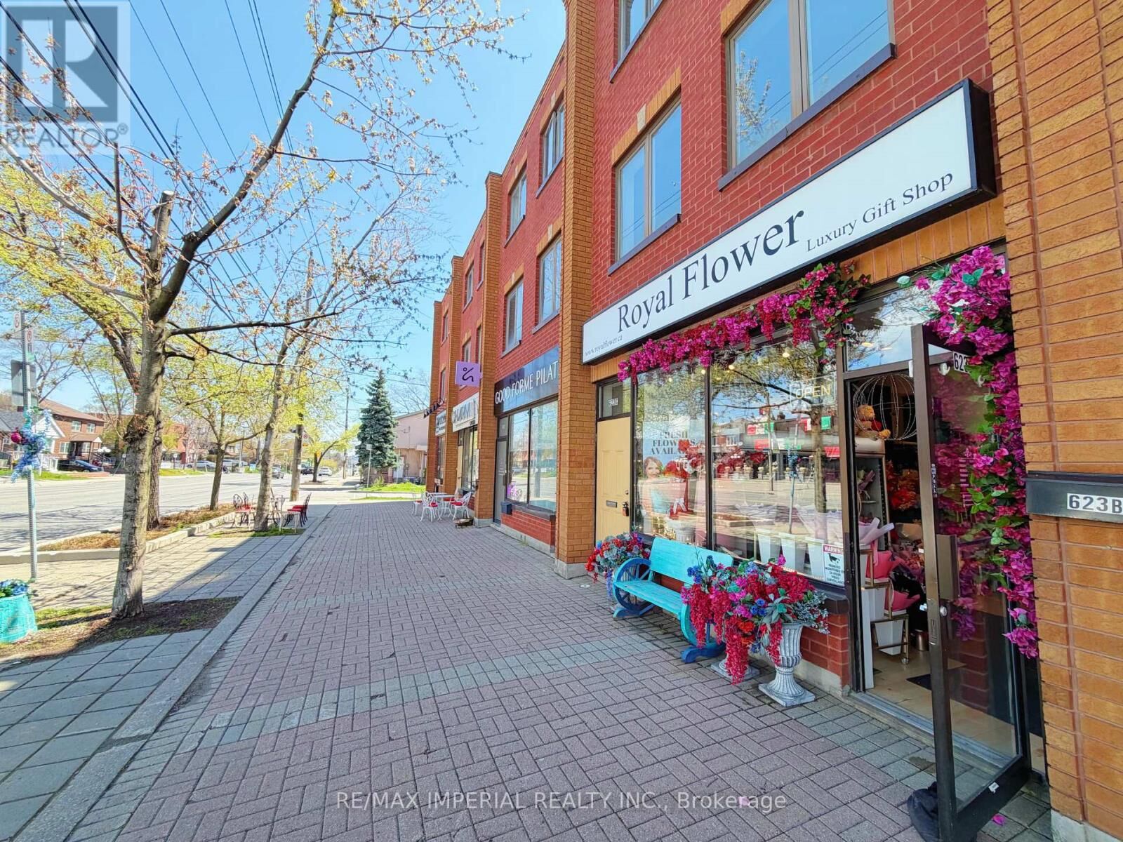 Property Photo:  623-623A The Queensway  ON M8Y 1K4 
