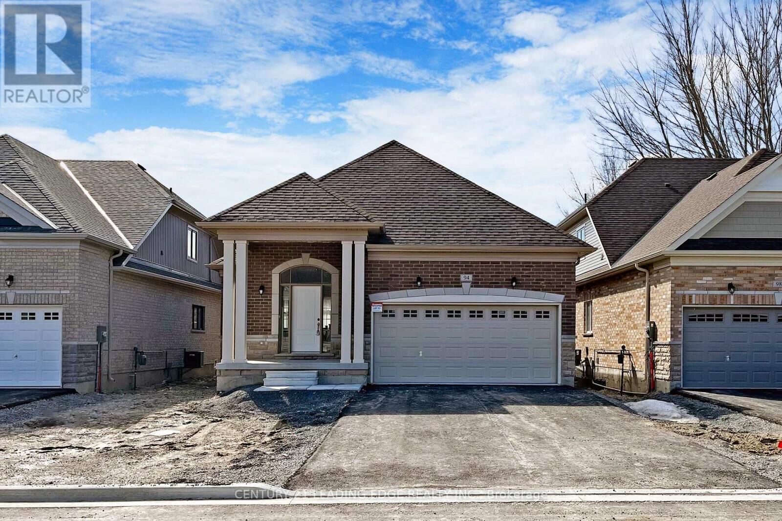 Property Photo:  94 Holtby Court  ON L9L 0B4 