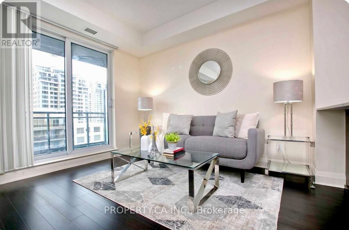 Property Photo:  17 Kenaston Gardens 714  ON M2K 0B9 