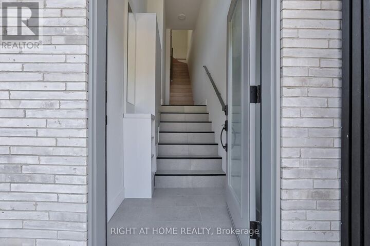 Property Photo:  1169 Davenport Road Unit 4  ON M6H 2G6 