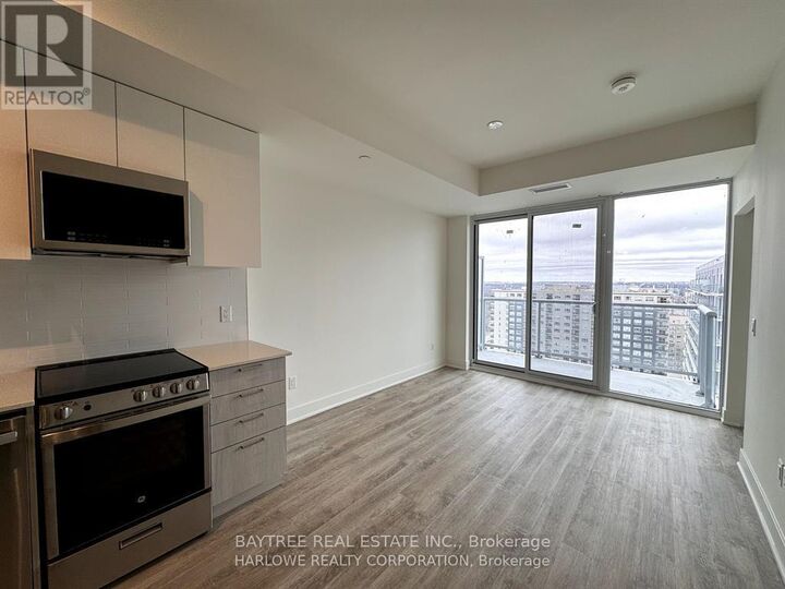 Property Photo:  185 Deerfield Road 812  ON L3Y 0G7 