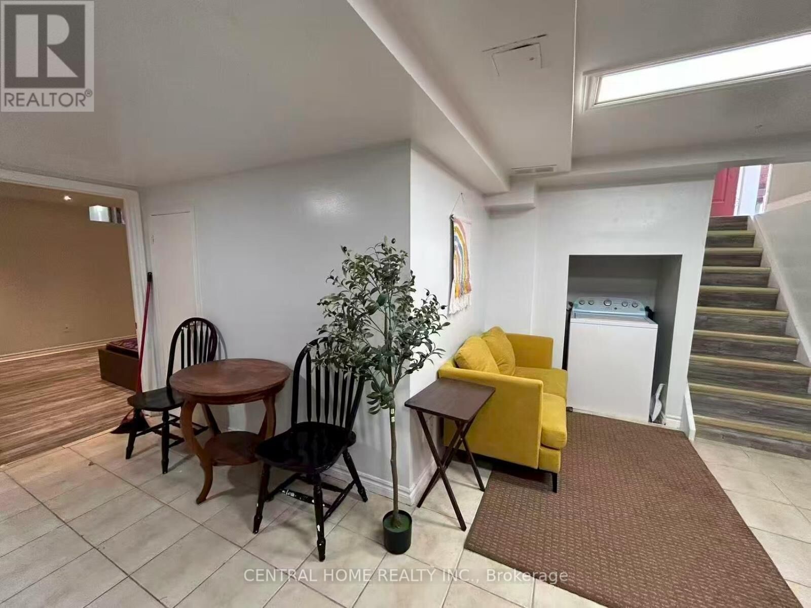 Property Photo:  25 Eastvale Drive Bsmt  ON L3S 4N9 