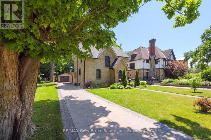 Property Photo:  1075 4th Avenue West  ON N4K 4W1 