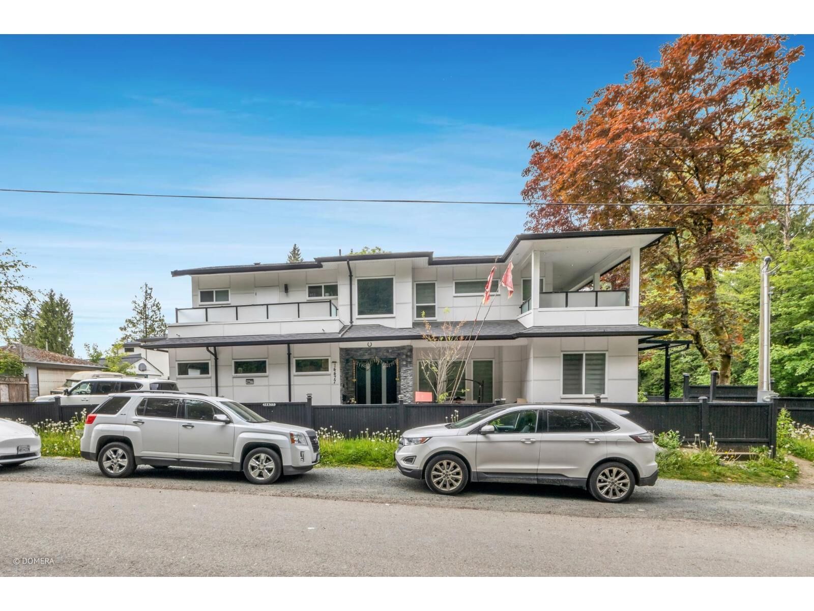 Photo de la propriété:  14477 101 Avenue  BC V3R 0B7 