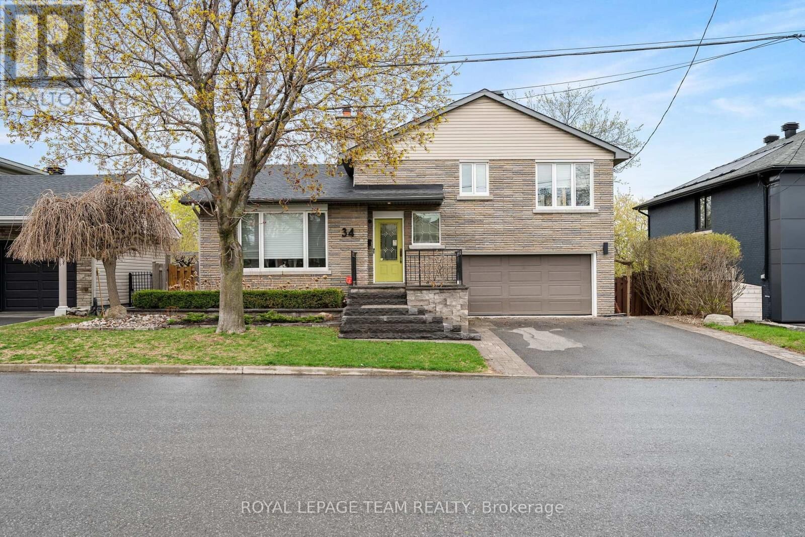 Property Photo:  34 Lynwood Avenue  ON K1Y 2B3 