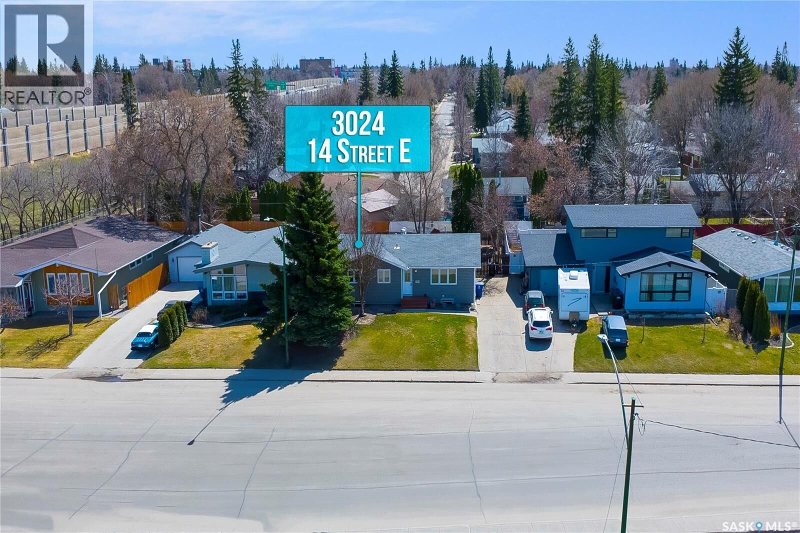 Property Photo:  3024 14th Street E  SK S7H 0B4 