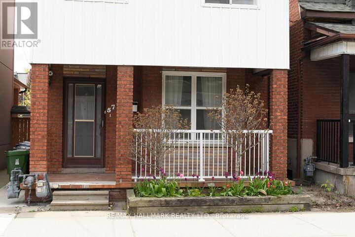 Property Photo:  576 Ossington Avenue South 2 Upper  ON M6G 3T5 