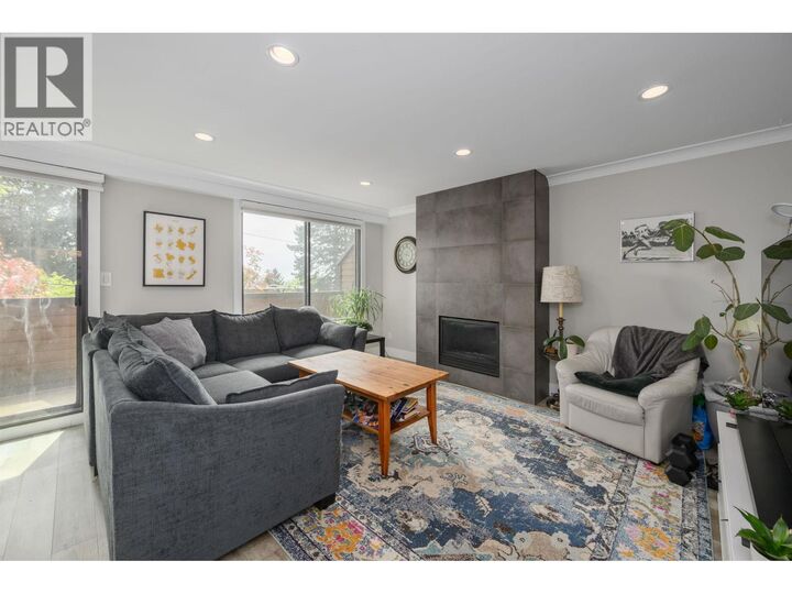 Property Photo:  3201 Lonsdale Avenue  BC V7N 4G8 