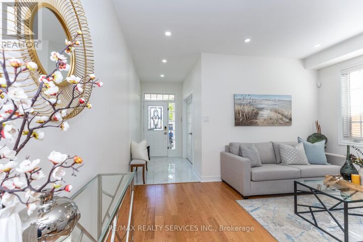 Property Photo:  22 Berryfield Way  ON L6R 0Y2 