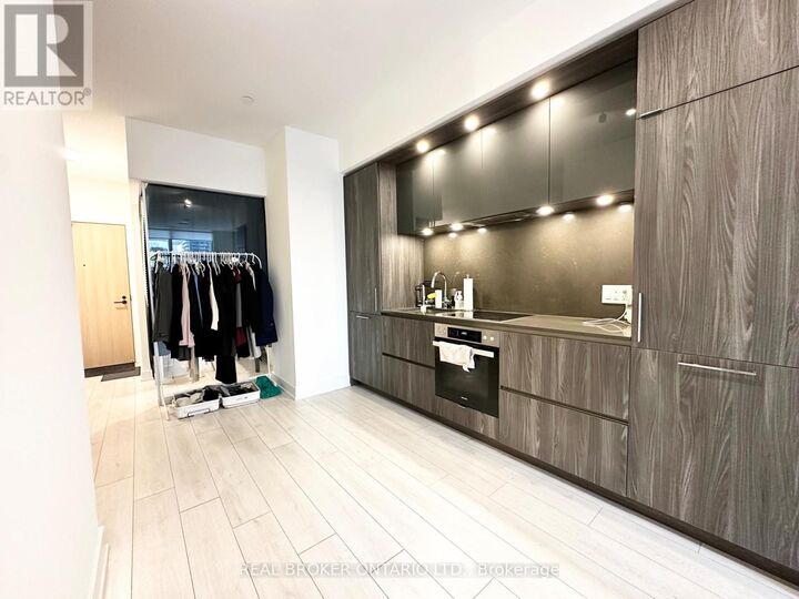 Property Photo:  15 Mercer Street 818  ON M5V 1H2 