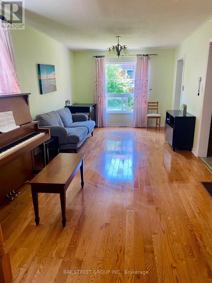 Property Photo:  10 Cobblehill Court  ON L6C 3E9 